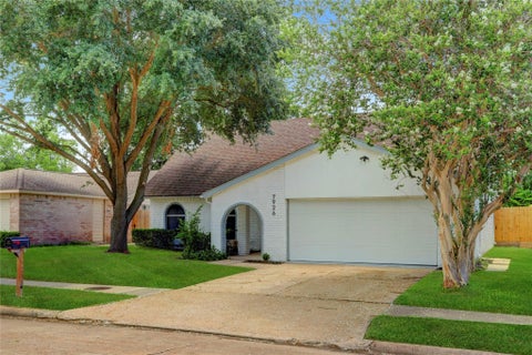 Photo of 7926 Windy Creek Drive, Houston, TX 77040 (MLS # 73171154)