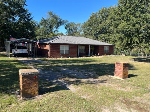 Photo of 218 Golden Acres, Buffalo, TX 75831 (MLS # 52490739)