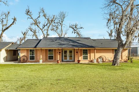 Photo of 400 Pecan Estates Road #C616R, Angleton, TX 77515 (MLS # 24305195)