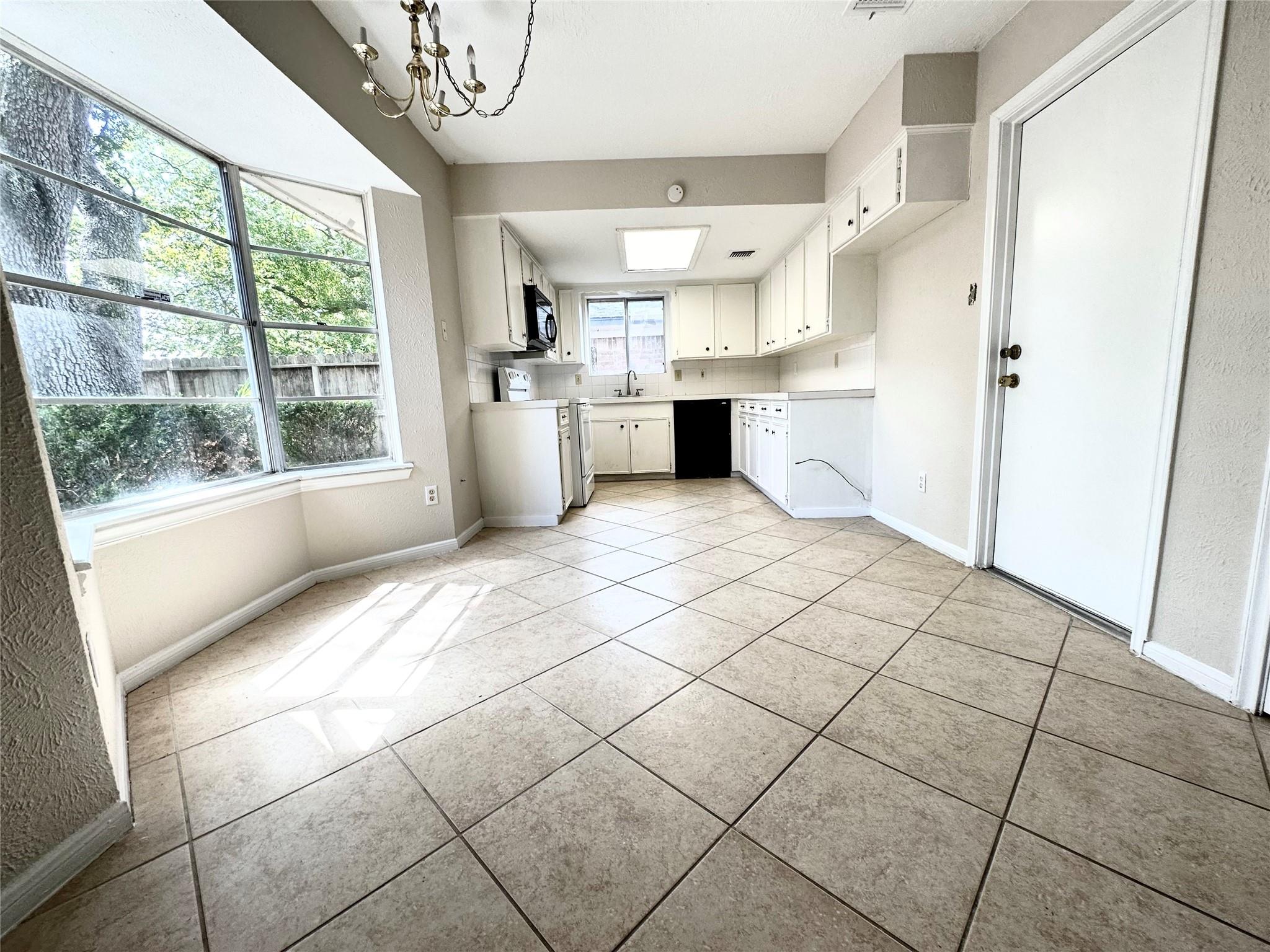 13615 Fernhill Drive