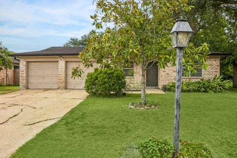Photo of 511 Debbie Lane, Alvin, TX 77511 (MLS # 5109019)