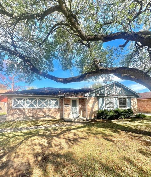 Photo of 10515 Sagewind Drive, Houston, TX 77089 (MLS # 75584812)