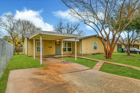 Photo of 5855 Beldart Street, Houston, TX 77033 (MLS # 90488312)