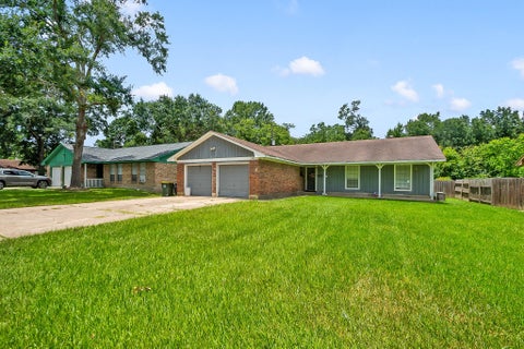 Tiny photo for 1721 Crest Hill Drive, Conroe, TX 77301 (MLS # 37367741)