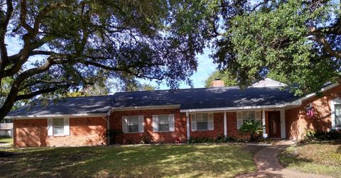 11322 Oak Spring Drive Houston TX 77043