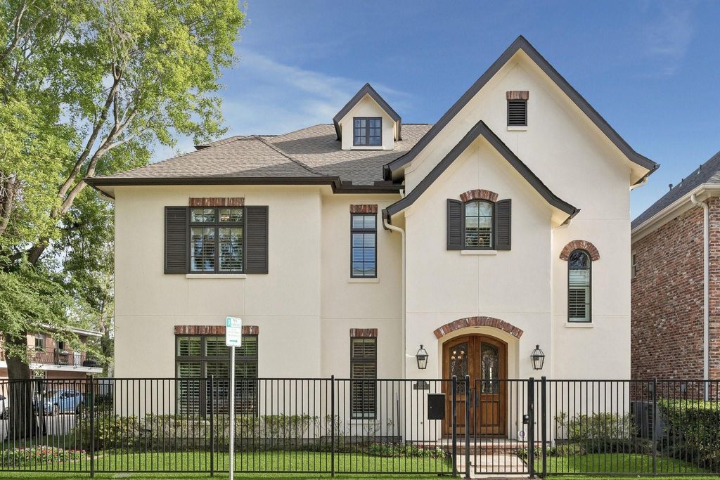 Photo of 1201 Barkdull Street, Houston, TX 77006 (MLS # 57456336)