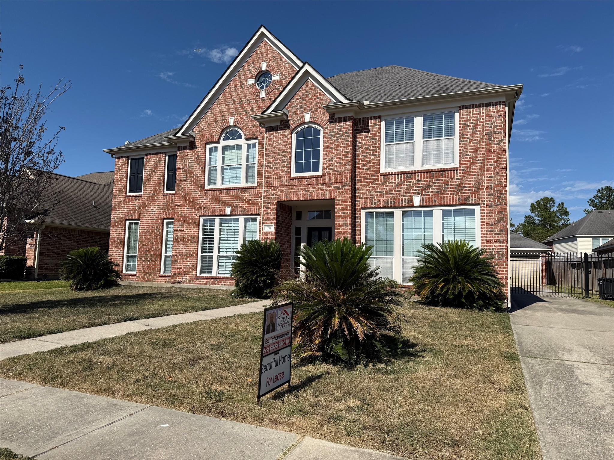 714 Adowa Spring Loop