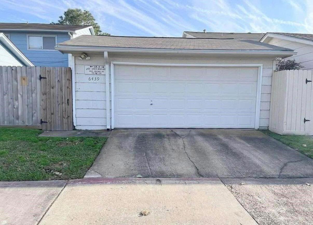 6439 S Briar Bayou Drive