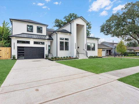 811 Woodstock Street Bellaire TX 77401