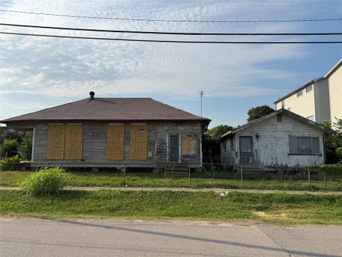 Photo of 2402 Freeman Street, Hockley, TX 77009 (MLS # 34087682)