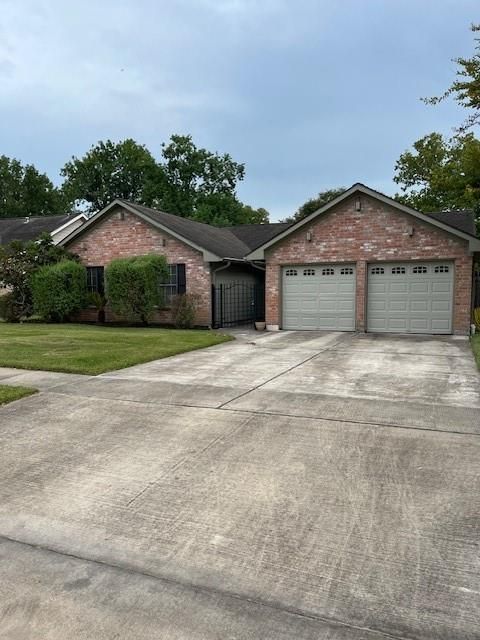 Photo of 13815 Ivymount Drive N, Sugar Land, TX 77498 (MLS # 3639100)