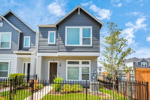 Photo of 753 Strawberry Pines Court, Houston, TX 77009 (MLS # 11803822)