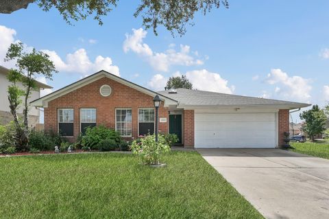 Photo of 5030 W Harrow Drive, Houston, TX 77084 (MLS # 27265027)