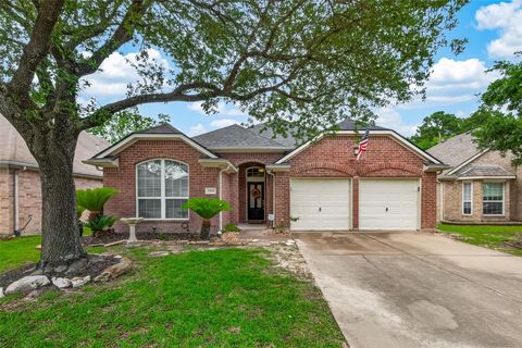 Homes For Sale - 11818 Leaf Oak Drive<br/> Houston, TX 77065
