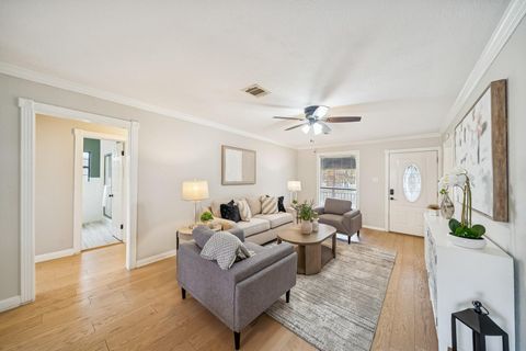 1616 Tabor Street Houston TX 77009