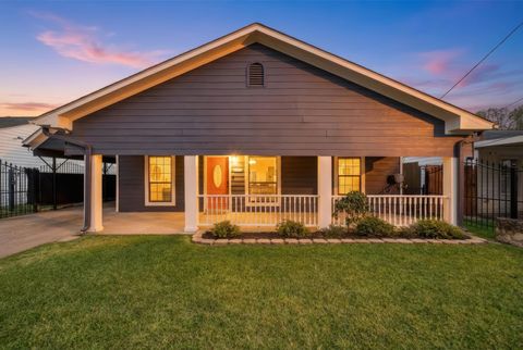 Tiny photo for 1616 Tabor Street, Houston, TX 77009 (MLS # 72832513)