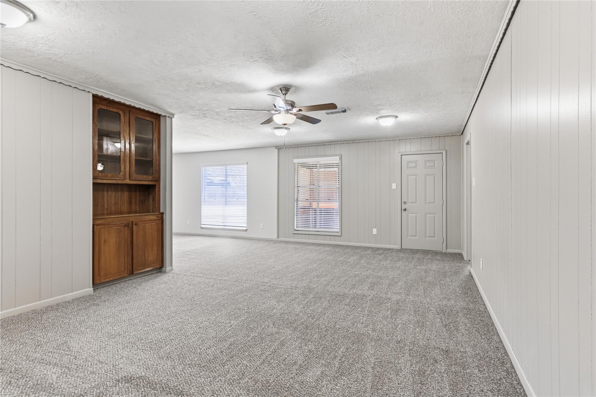 1106 N Kaufman Drive