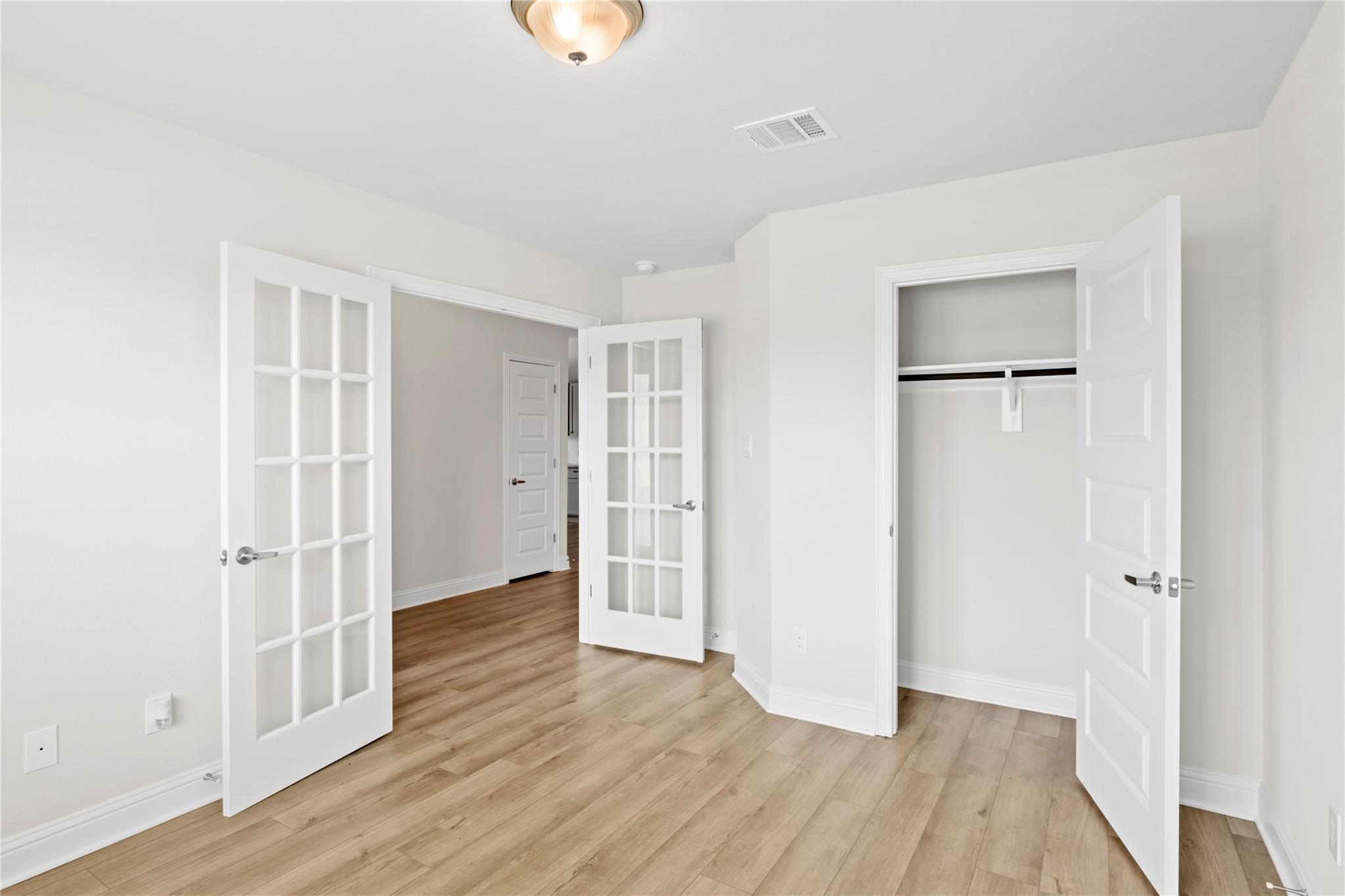 4320 Leslie's Way