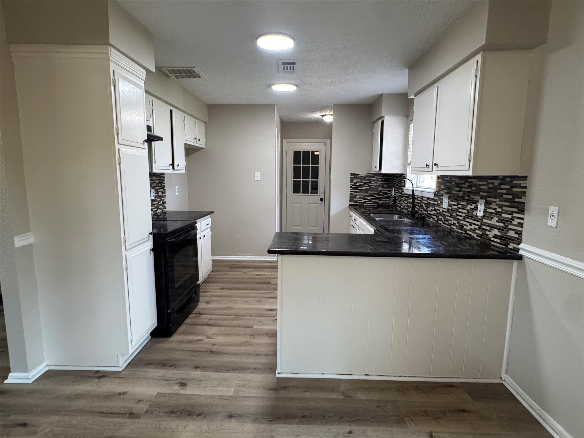 6128 Creekside Lane