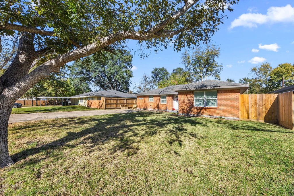 Photo of 7025 Prentiss Drive, Houston, TX 77061 (MLS # 60484230)
