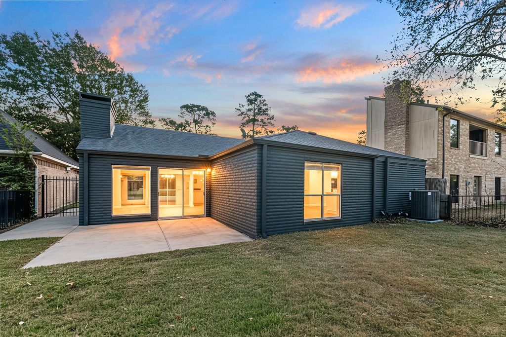 Photo of 20031 Sunny Shores Drive, Humble, TX 77346 (MLS # 51291405)