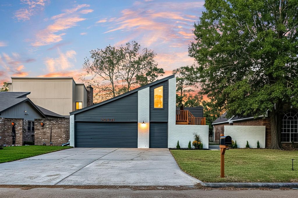 Photo of 20031 Sunny Shores Drive, Humble, TX 77346 (MLS # 51291405)