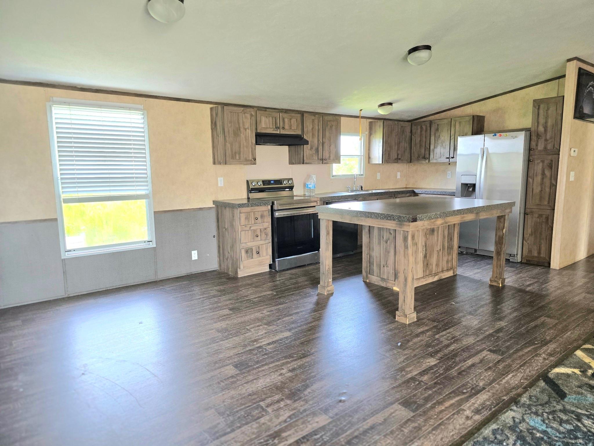 795 Road 5701