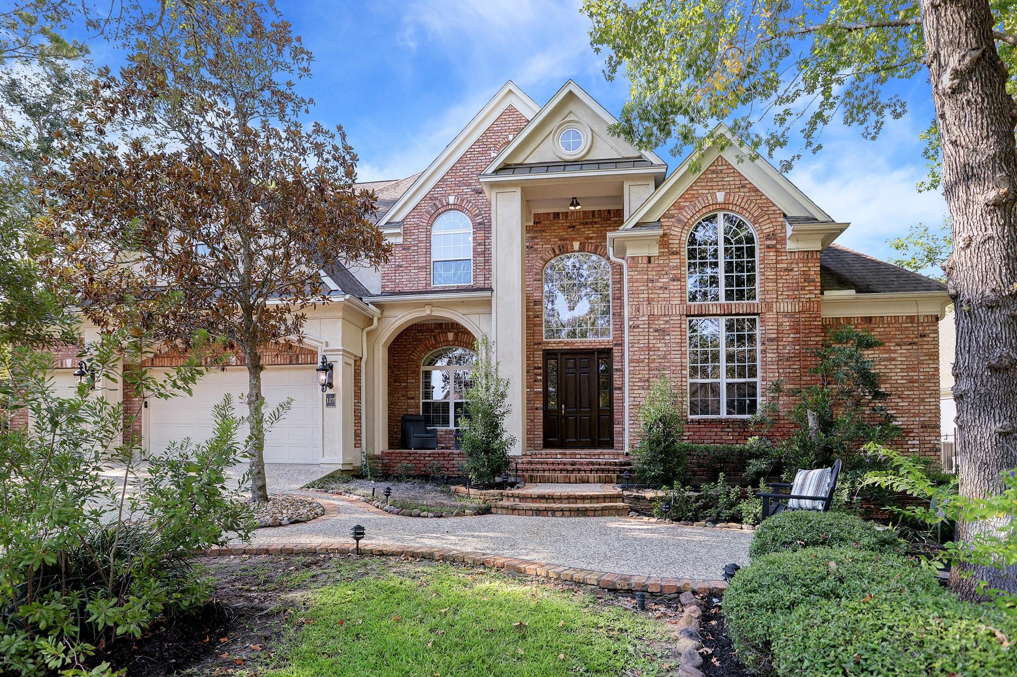 127 E Bracebridge Circle