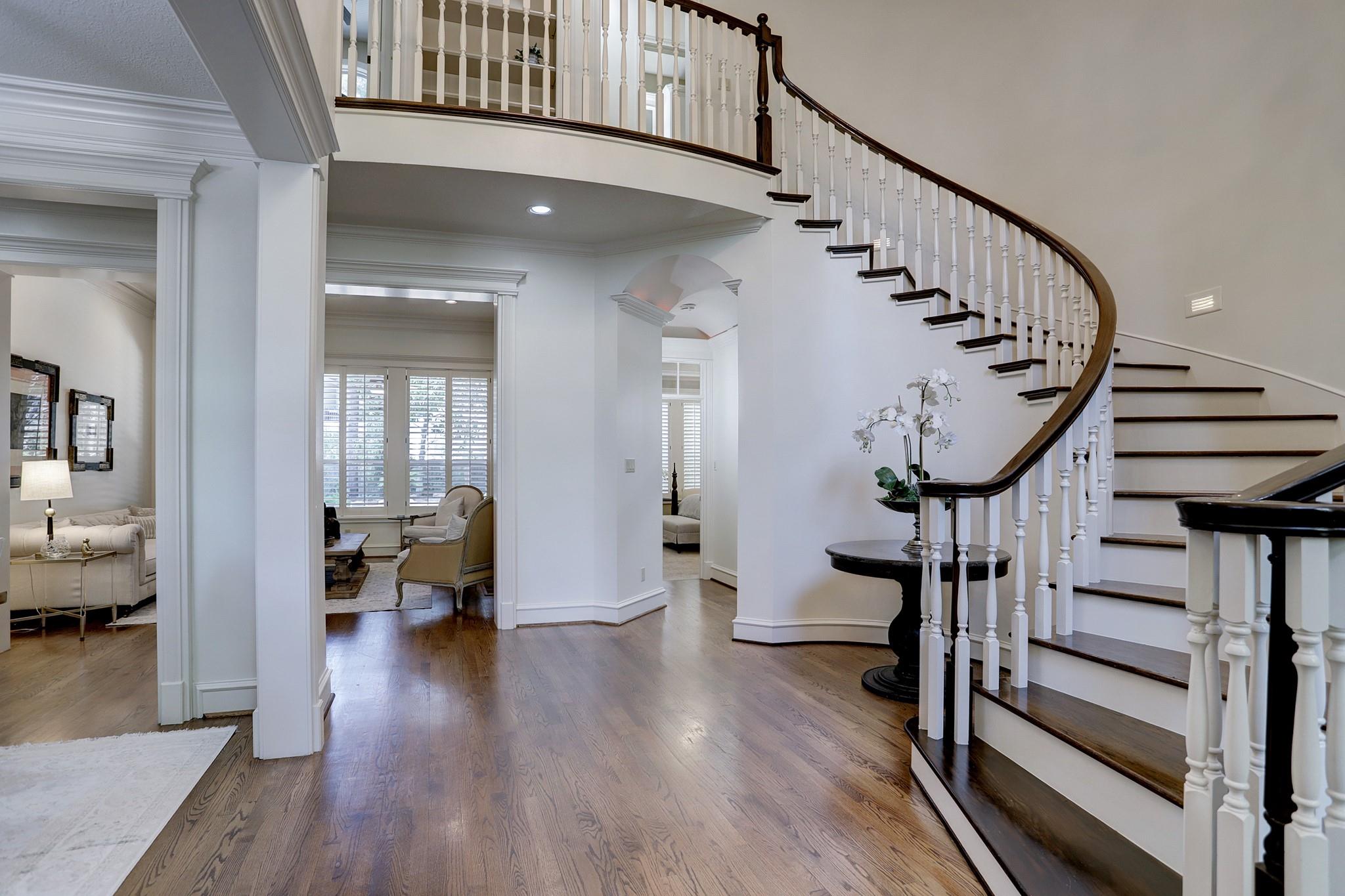 127 E Bracebridge Circle