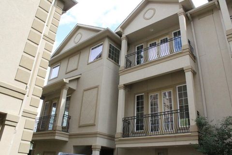 Photo of 1324 Birdsall Street, Houston, TX 77007 (MLS # 98893149)