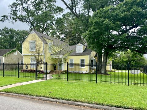 693 N 23rd Street Beaumont TX 77706