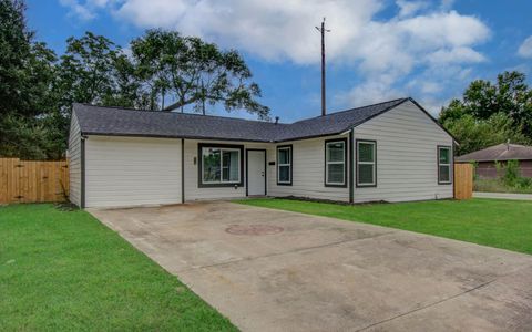 Photo of 7713 St Lo Road, Houston, TX 77033 (MLS # 94648957)