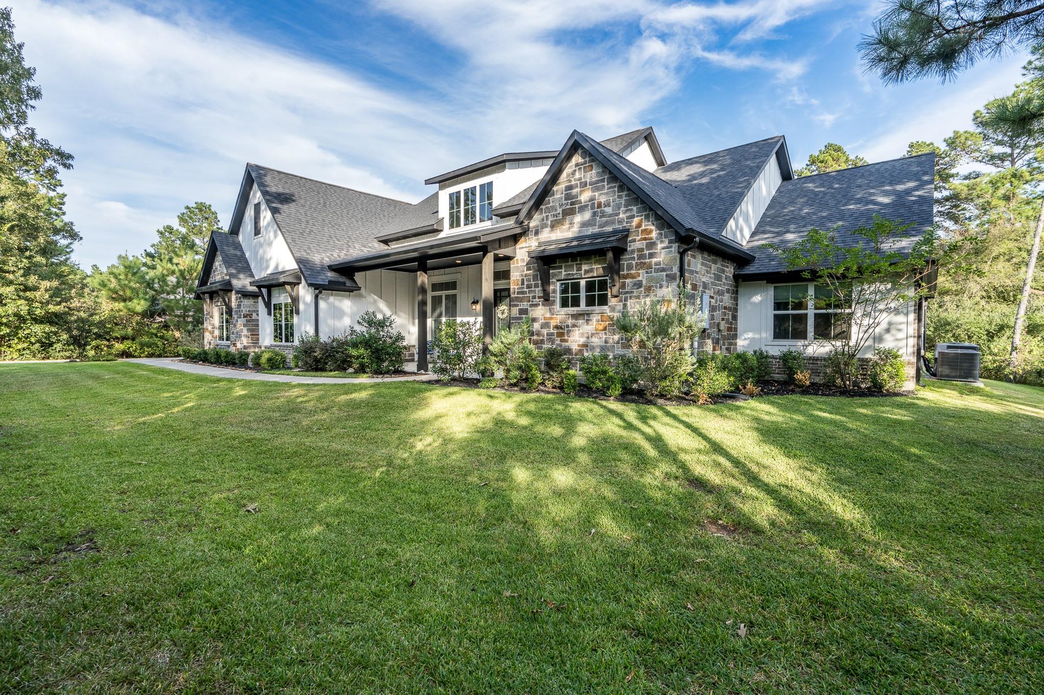 12943 Royal Oak Court