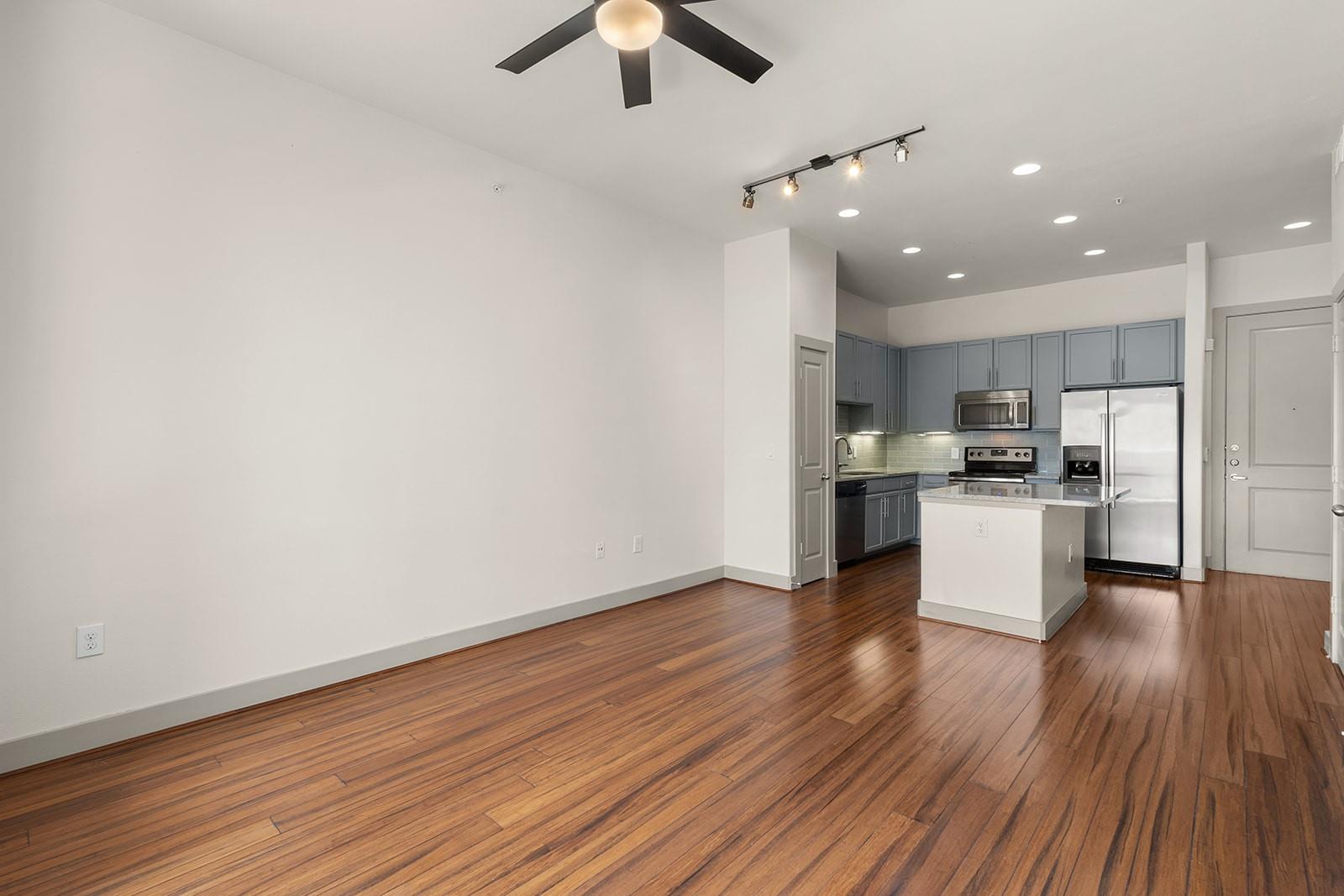 1616 W Dallas Street 232