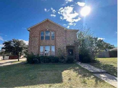 Photo of 1001 Windsor Drive, Saginaw, TX 76179 (MLS # 34839176)