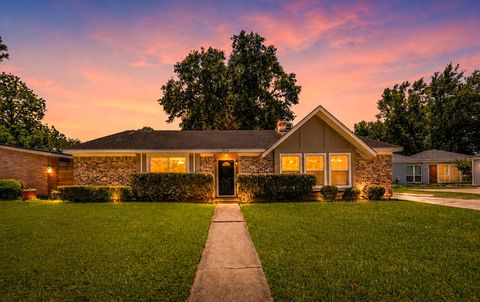 Photo of 5519 Ariel Street, Houston, TX 77096 (MLS # 53331101)