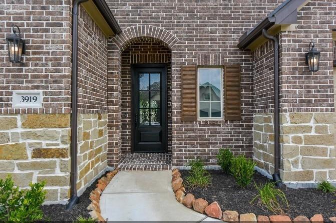 3919 Pinecrest Peak Drive
