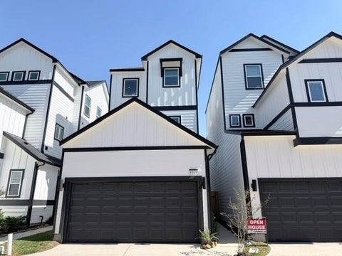 Photo of 8919 Grovner Place, Houston, TX 77055 (MLS # 57418795)