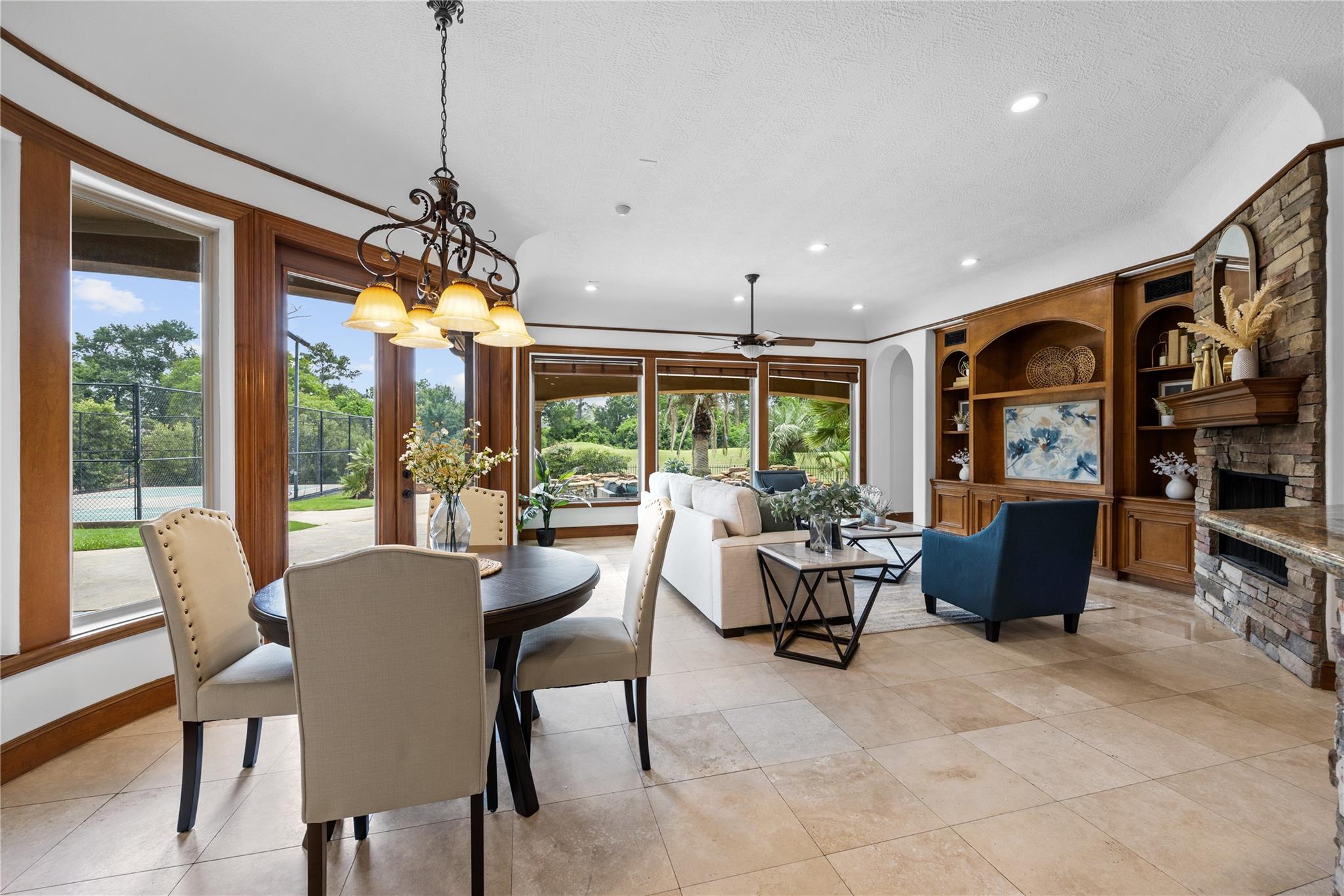 6623 Green Gable Manor