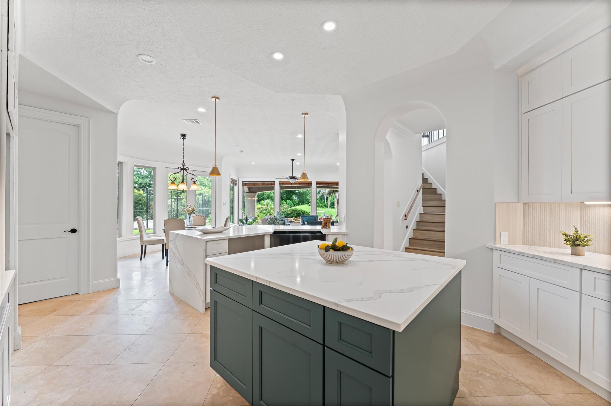 6623 Green Gable Manor