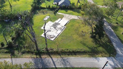 Vacant Land For Sale - 6403 Spencer Drive<br/> Jones Creek, TX 77541