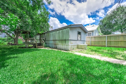 Photo of 804 Chatman Street, Alvin, TX 77511 (MLS # 31790024)
