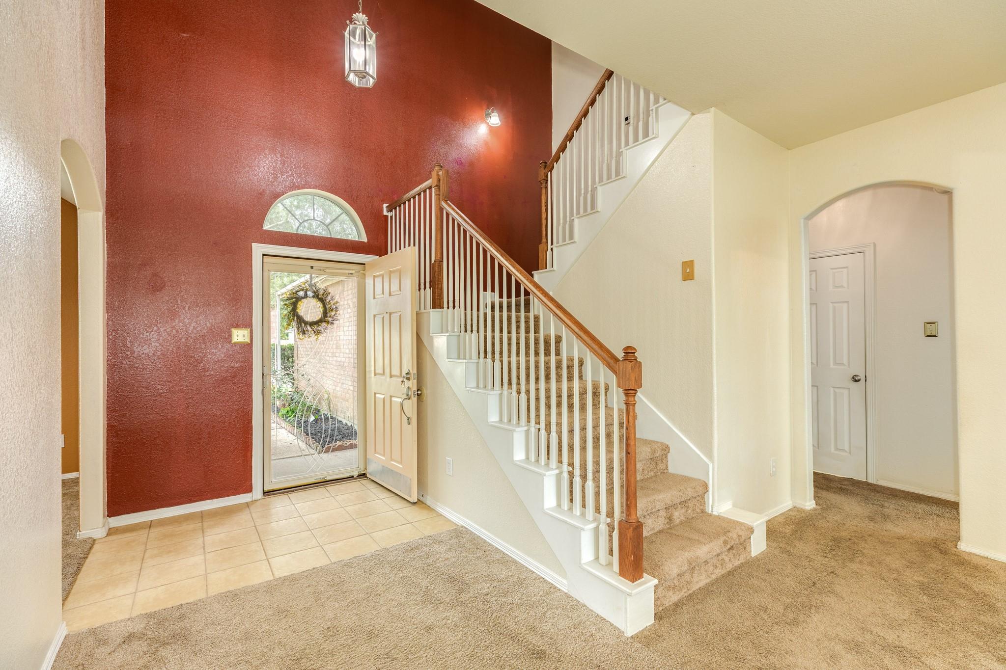 201 N Golden Oak Drive