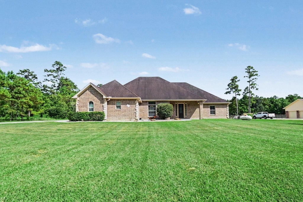Photo of 7211 Bayou Timbers Drive, Alvin, TX 77511 (MLS # 24107881)