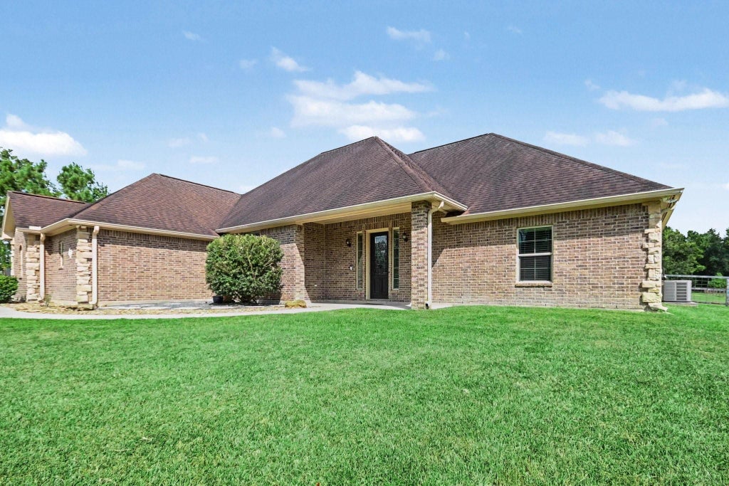 Photo of 7211 Bayou Timbers Drive, Alvin, TX 77511 (MLS # 24107881)