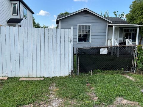 Photo of 7957 Joy Street, Houston, TX 77028 (MLS # 40033953)