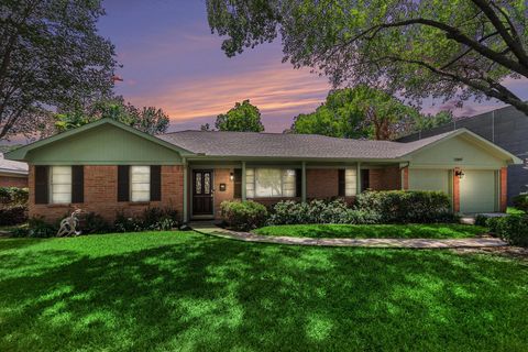 Photo of 12847 Memorial Drive, Houston, TX 77024 (MLS # 48215486)