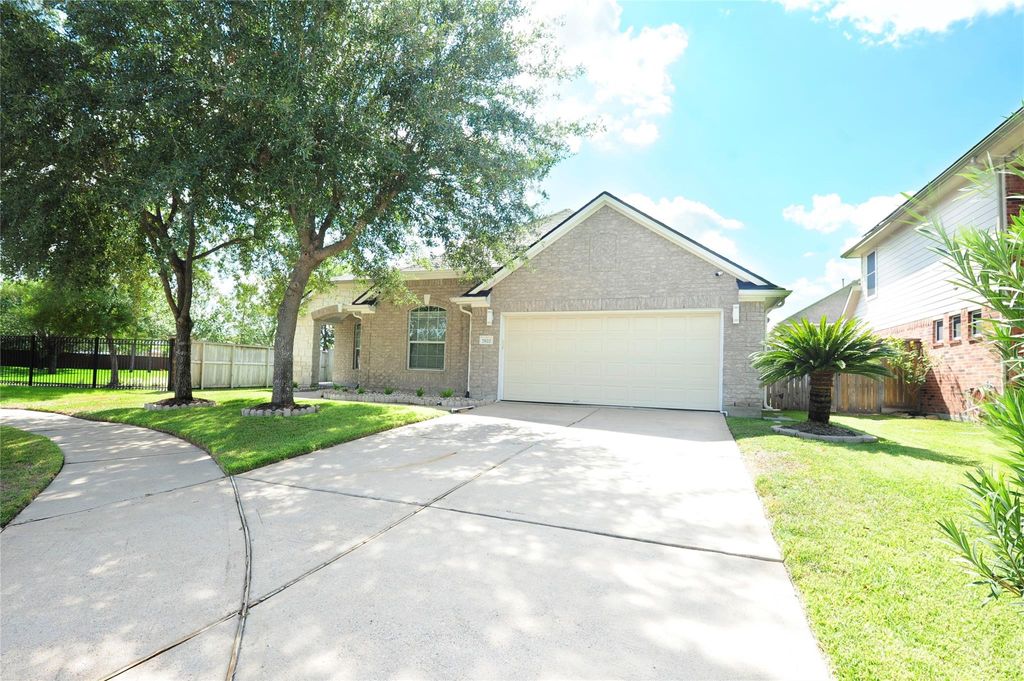 Photo of 7822 Rocky Peak Lane, Richmond, TX 77407 (MLS # 32345305)