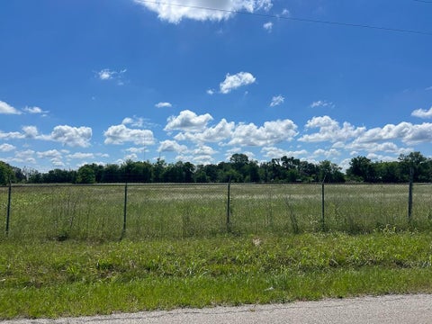 Photo of 2 1st Street ST, Crockett, TX 75835 (MLS # 13019385)