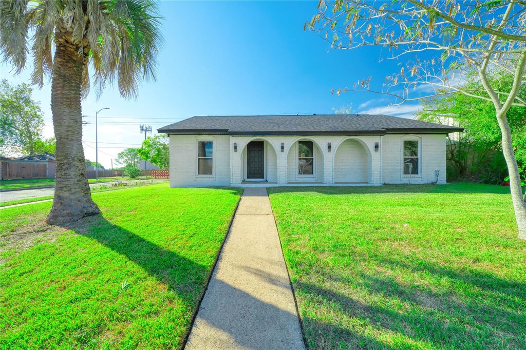 Photo of 8114 Pella Drive, Houston, TX 77036 (MLS # 94532090)